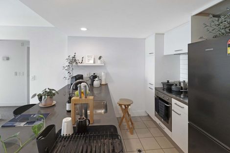 Photo of property in The Capital, 10/370 Oriental Parade, Oriental Bay, Wellington, 6011