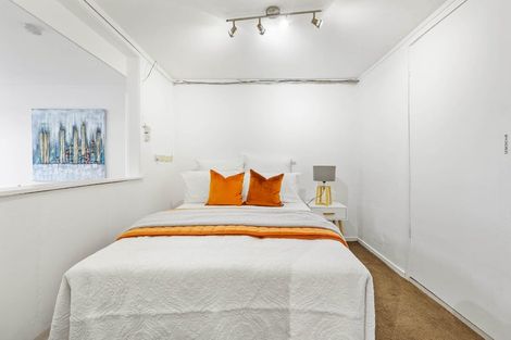 Photo of property in 10 La Trobe Street, Pakuranga Heights, Auckland, 2010