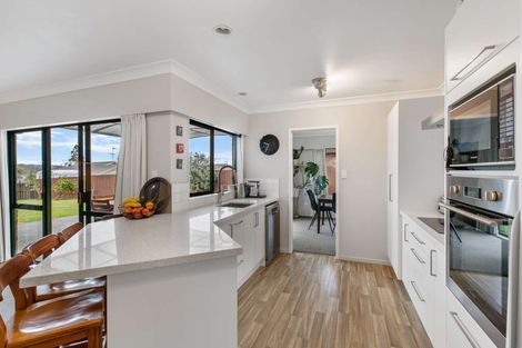 Photo of property in 9 Brookesmith Drive, Waiuku, 2123