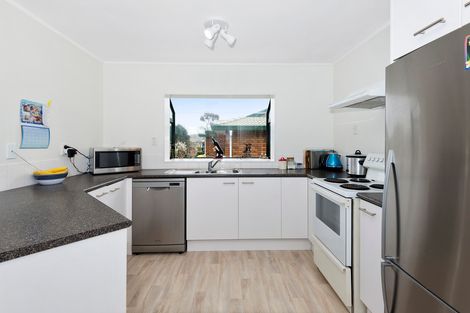 Photo of property in 2/36 Queen Street, Papakura, 2110