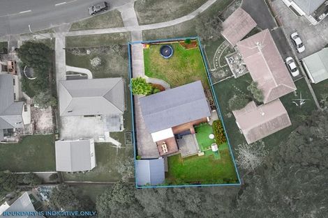 Photo of property in 9 West Harbour Drive, West Harbour, Auckland, 0618