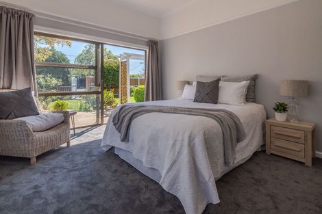 Photo of property in 128 Somerfield Street, Somerfield, Christchurch, 8024