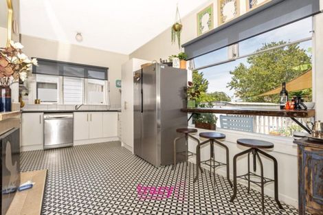 Photo of property in 290 Aberdeen Road, Gisborne, 4010