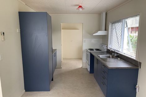 Photo of property in 2/82 Roberts Road, Te Atatu South, Auckland, 0610