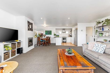 Photo of property in 81a William Bayes Place, Red Beach, 0932