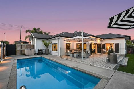 Photo of property in 94 Rototuna Road, Rototuna, Hamilton, 3210