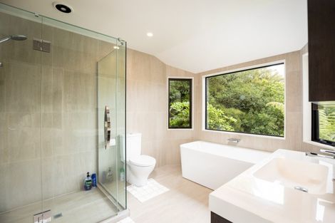 Photo of property in 10c Kinross Drive, Merrilands, New Plymouth, 4312