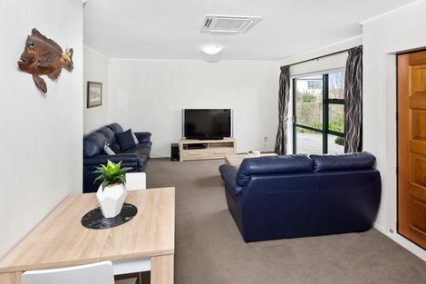 Photo of property in 2/36 Queen Street, Papakura, 2110