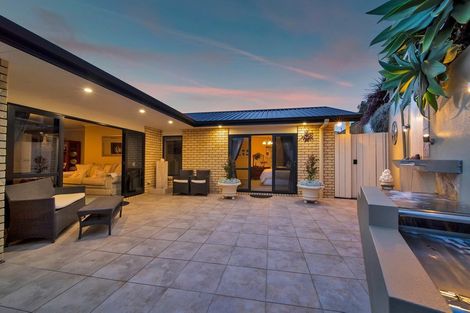 Photo of property in 4 Willow Place, Whalers Gate, New Plymouth, 4310