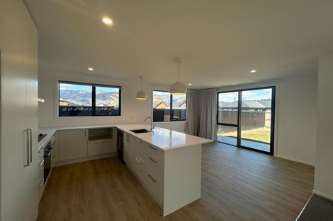 Photo of property in 6 Barton Street, Lake Hawea, 9382