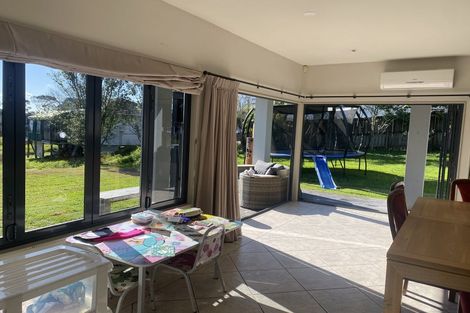 Photo of property in 109-111 Parrs Cross Road, Glen Eden, Auckland, 0612