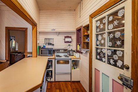 Photo of property in 32 Hukaroa Road, Raetihi, 4632