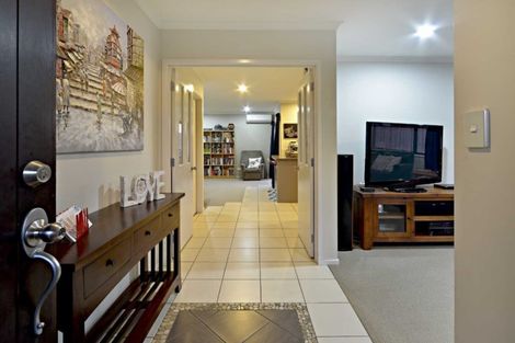 Photo of property in 4 Gordal Place, Flat Bush, Auckland, 2016