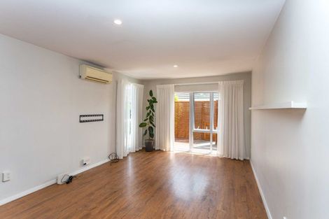 Photo of property in 2/38 Peer Street, Upper Riccarton, Christchurch, 8041