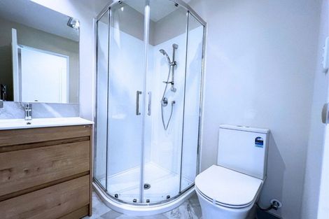 Photo of property in 42 Don Oliver Lane, Glen Eden, 0602