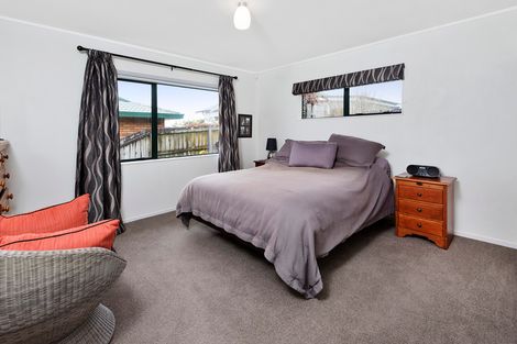 Photo of property in 2/36 Queen Street, Papakura, 2110