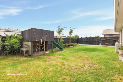 Photo of property in 11 Coutts Street, Papamoa Beach, Papamoa, 3118