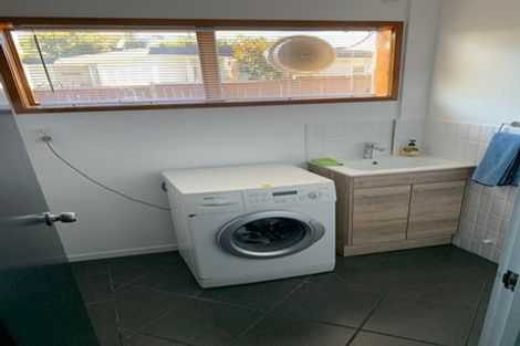 Photo of property in 485 West Coast Road, Glen Eden, Auckland, 0602