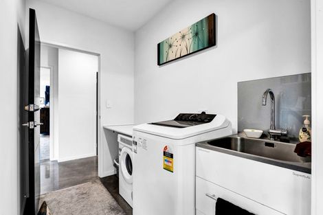 Photo of property in 4 Cessna Lane, Glen Avon, New Plymouth, 4312