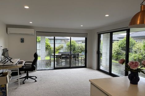 Photo of property in 5 Hiria Crescent, Papamoa Beach, Papamoa, 3118