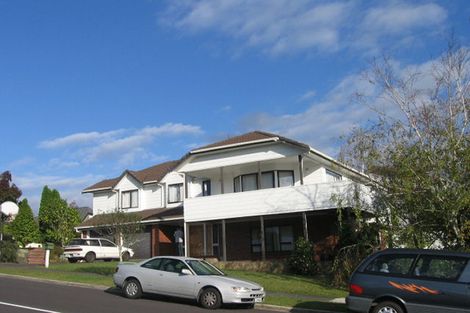 Photo of property in 225 Chelsea View Drive, Chatswood, Auckland, 0626