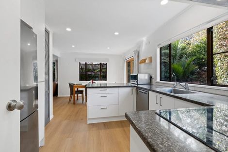 Photo of property in 14b South Lynn Road, Titirangi, Auckland, 0604