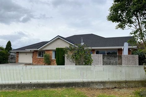 Photo of property in 214 Te Moana Road, Waikanae, 5036