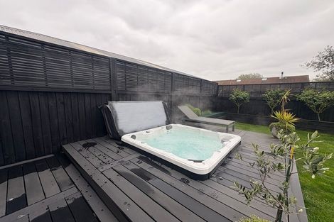 Photo of property in 161 Weston Road, St Albans, Christchurch, 8052