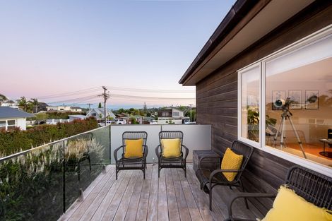 Photo of property in 2/35 Kowhai Road, Mairangi Bay, Auckland, 0630