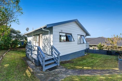Photo of property in 57a Wade River Road, Stanmore Bay, Whangaparaoa, 0932