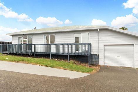 Photo of property in 2/43 Solveig Place, Randwick Park, Auckland, 2105