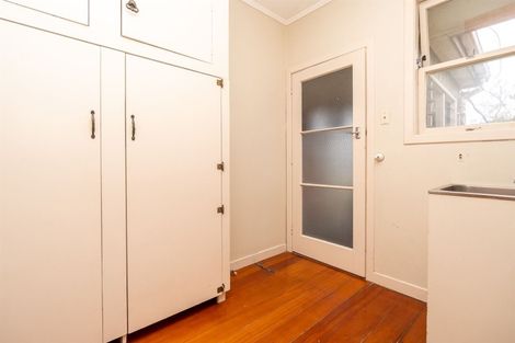 Photo of property in 35 Forest Lake Road, Forest Lake, Hamilton, 3200