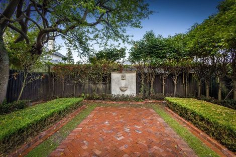 Photo of property in 166 Fendalton Road, Fendalton, Christchurch, 8052