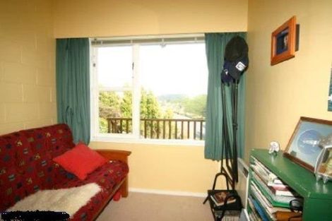 Photo of property in 30a Huntingdon Street, Northland, Wellington, 6012