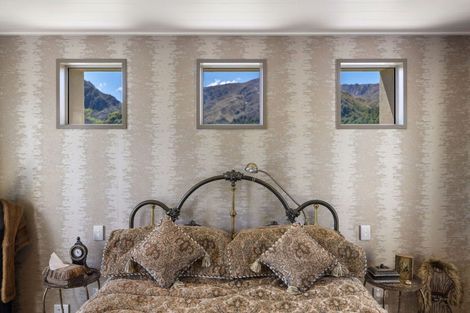 Photo of property in 17 Fox's Terrace, Arrowtown, 9302