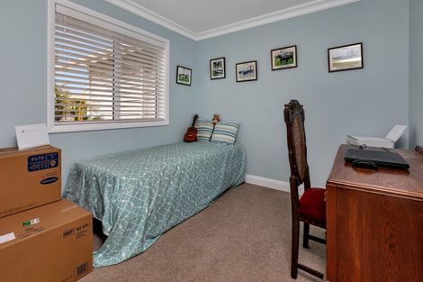 Photo of property in 2 Cayman Court, One Tree Point, 0118