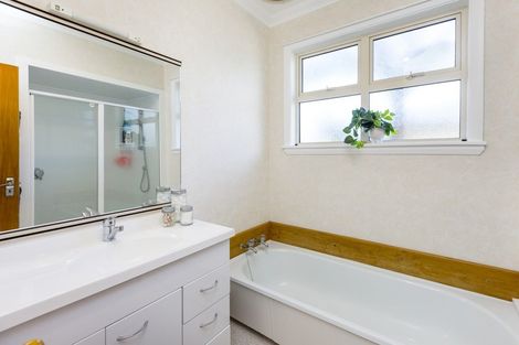 Photo of property in 32 Mcparland Street, Ebdentown, Upper Hutt, 5018