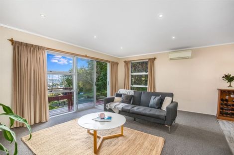 Photo of property in 18 Toporoa View, Ascot Park, Porirua, 5024