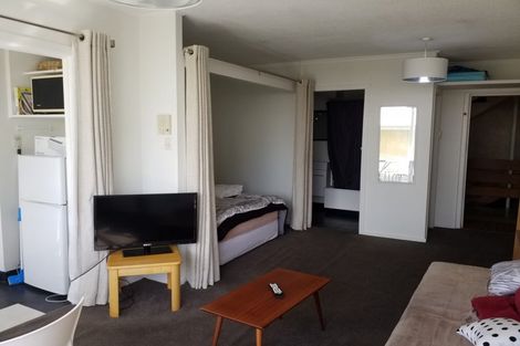 Photo of property in Churchill Flats, 213 The Terrace, Wellington Central, Wellington, 6011