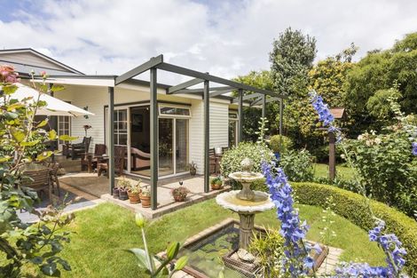 Photo of property in 17 Beresford Street, Takaro, Palmerston North, 4410