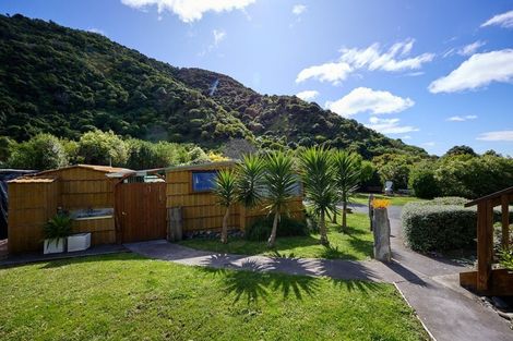 Photo of property in 17 Makura Road, Goose Bay, Kaikoura, 7374