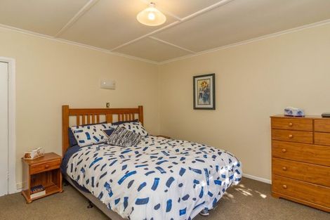 Photo of property in 2 Curtis Street, Northland, Wellington, 6012