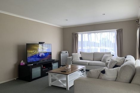 Photo of property in 58 Accent Drive, Flat Bush, Auckland, 2016