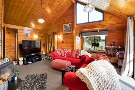 Photo of property in 8 Pohutukawa Drive, Opunake, 4616