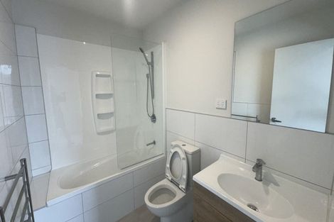 Photo of property in 21 Wharetana Crescent, New Lynn, Auckland, 0600