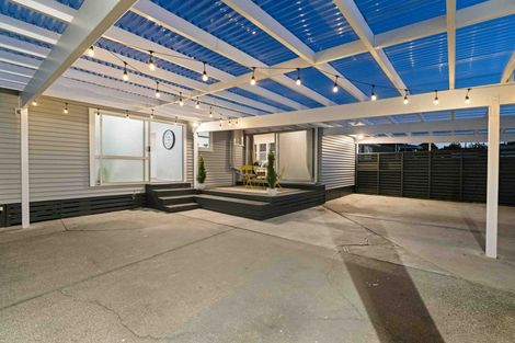 Photo of property in 24 Cobham Crescent, Kelston, Auckland, 0602