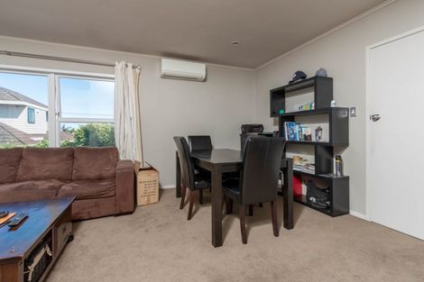 Photo of property in 2/12 Walter Street, Hauraki, Auckland, 0622
