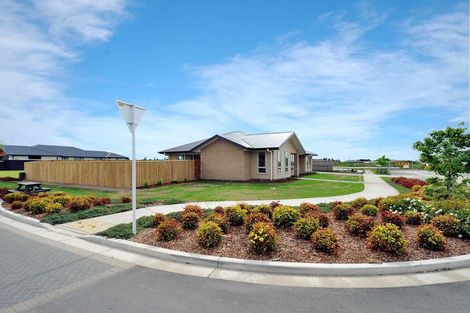 Photo of property in 39 Highgate Drive, Rangiora, 7400