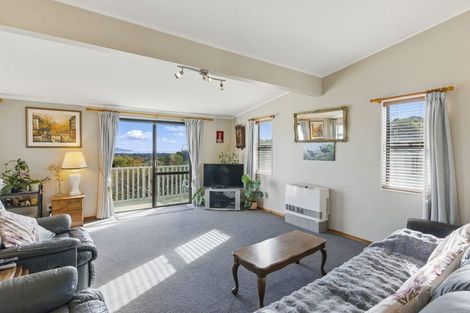 Photo of property in 47 Kakariki Grove, Waikanae, 5036