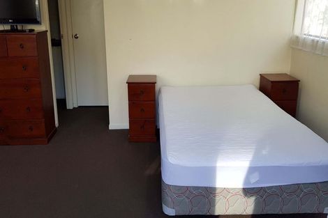 Photo of property in 8c Schnapper Rock Road, Schnapper Rock, Auckland, 0632